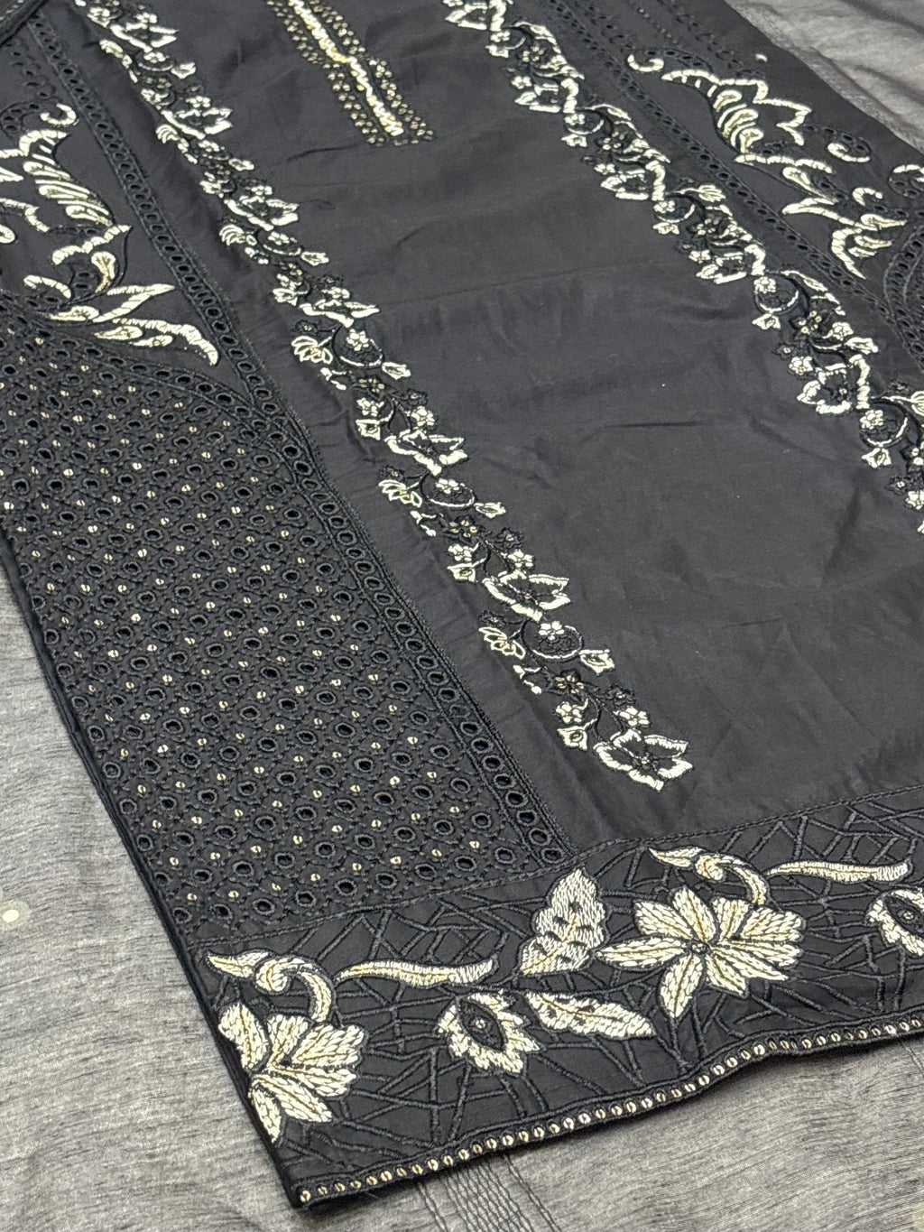 LOOGDI Black Gold Floral Embroidered 3-Piece Suit
