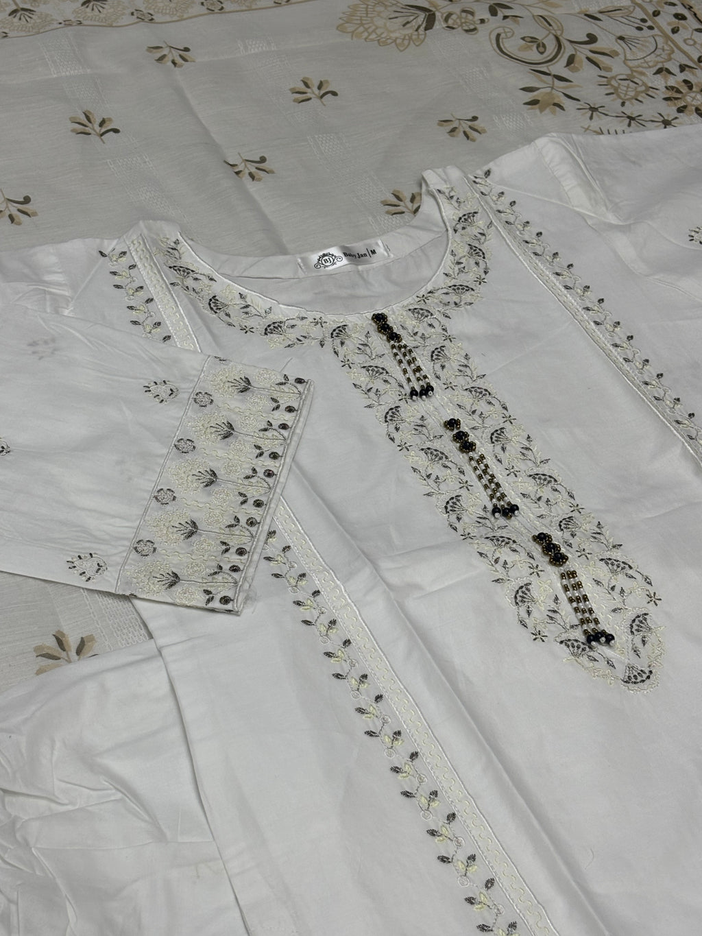 LOOGDI White Floral Embroidered 3-Piece Suit